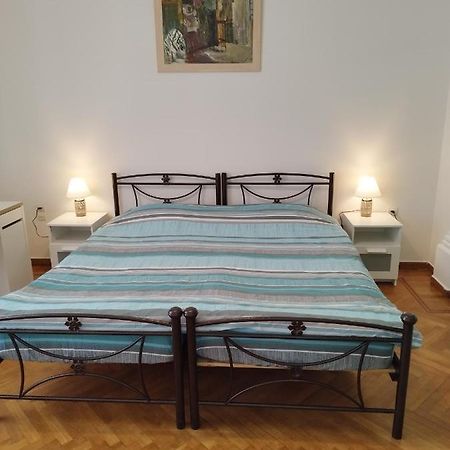Комната Pilika 4Room With Shared Bath Athen Exterior foto