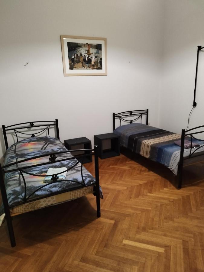 Комната Pilika 4Room With Shared Bath Athen Exterior foto