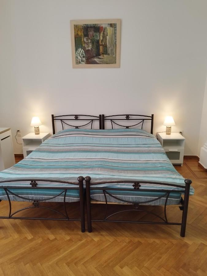 Комната Pilika 4Room With Shared Bath Athen Exterior foto